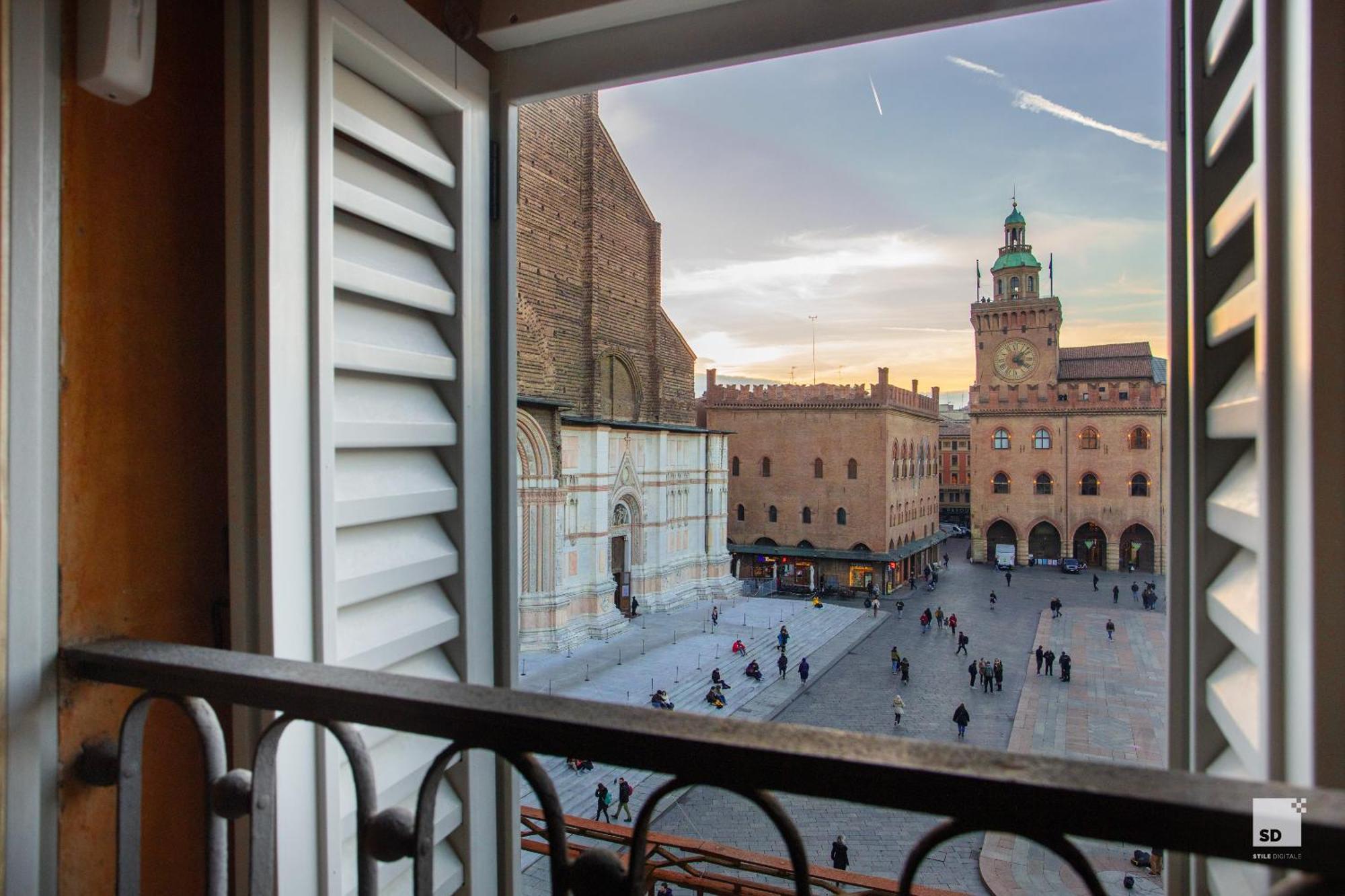 Urbanicooh Asinelli - Balcony On Piazza Maggiore Bolonia Zewnętrze zdjęcie
